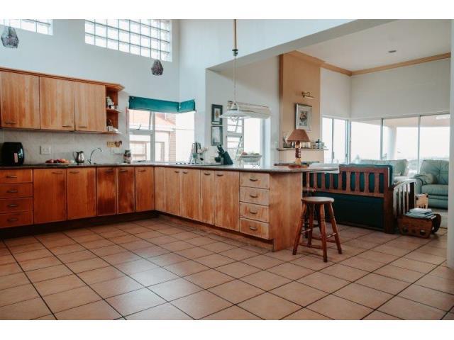 5 Bedroom Property for Sale in Stilbaai Wes Western Cape